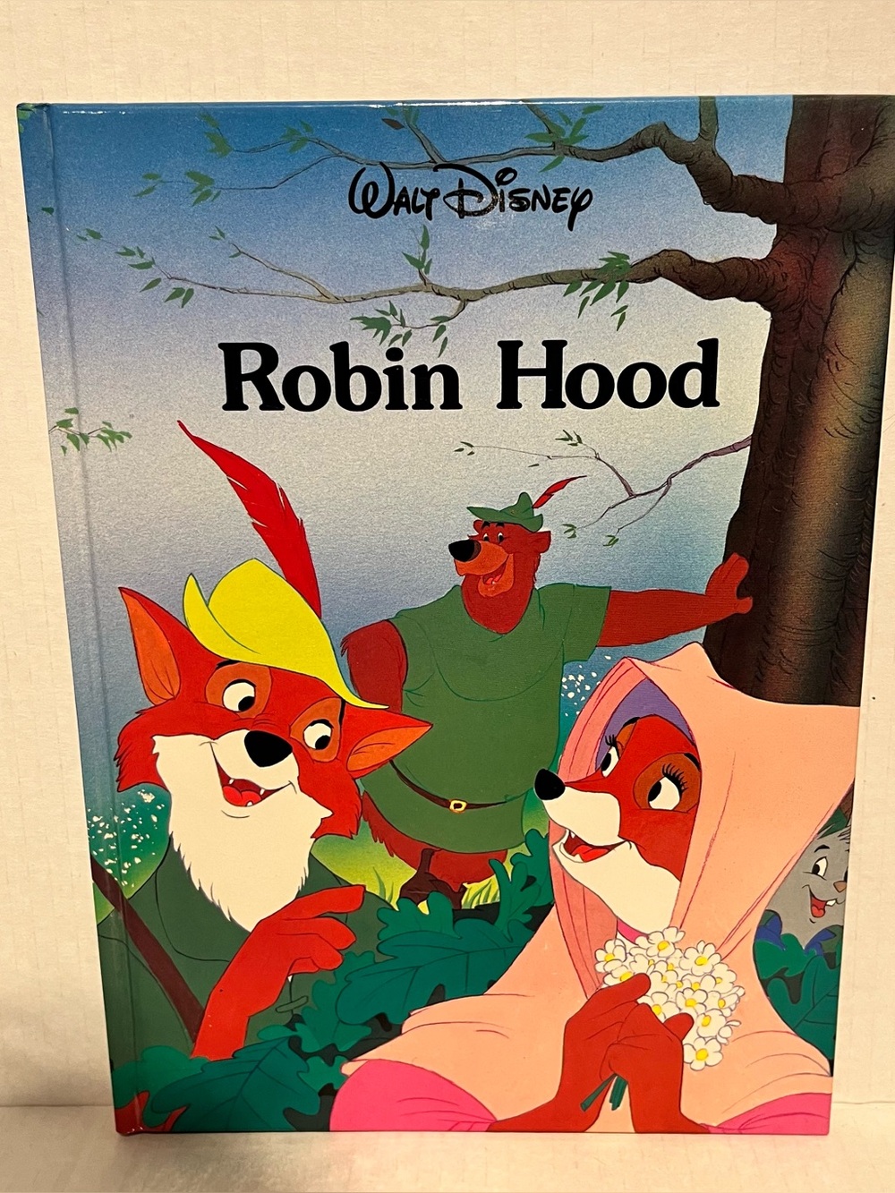 Vintage Hardcover edition of Walt Disney's Robin Hood Disney Classic Series.